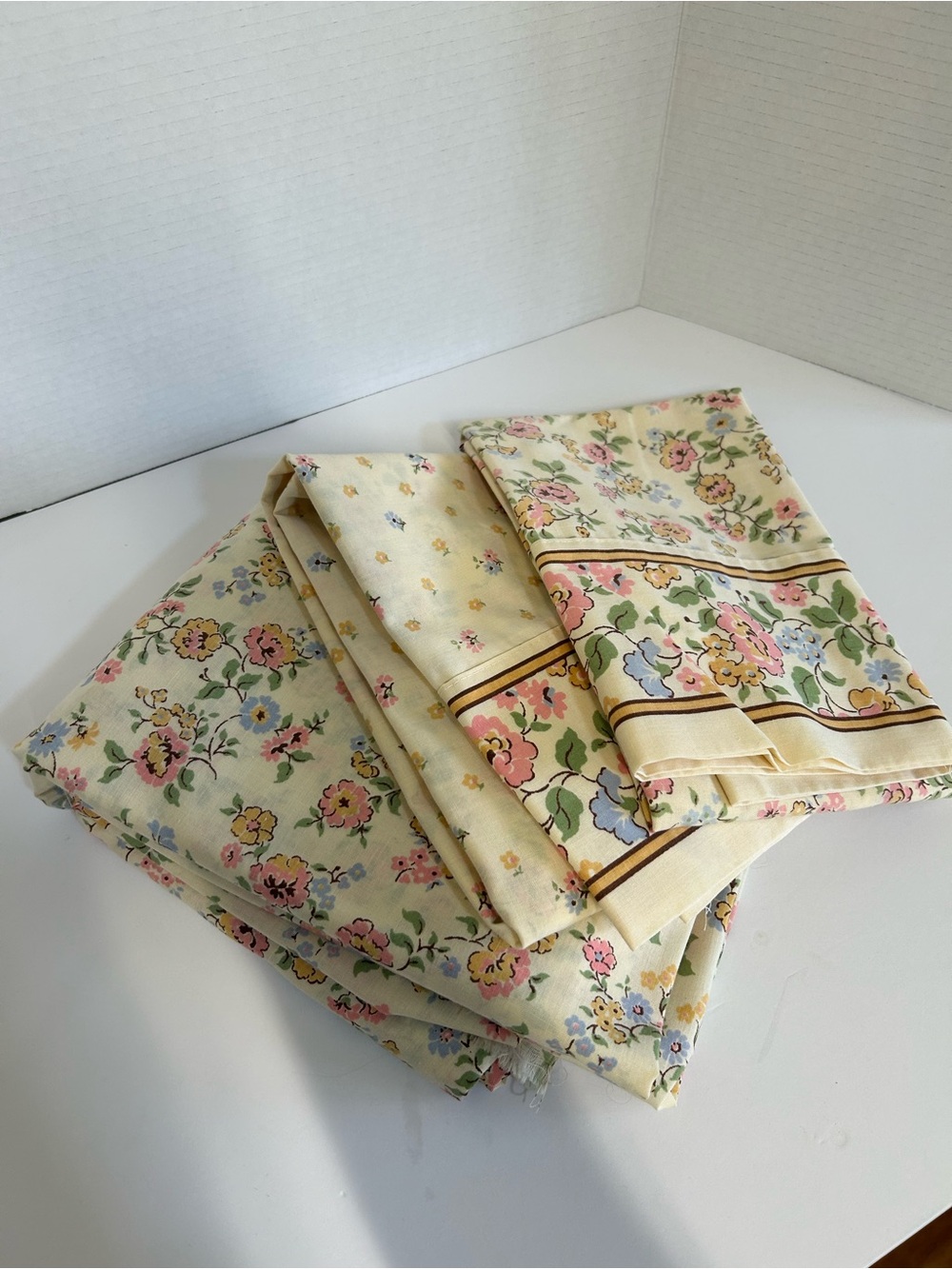 Vintage Wabasso Floral 88 x 92 Flat Sheet Pillowcase Set